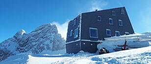 Zwei Wochen vor Saisonstart: Wer will Hüttenwirt auf dem Dachstein werden?