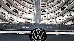 FILES-GERMANY-CHINA-VOLKSWAGEN-AUTOMOBILE-RIGHTS