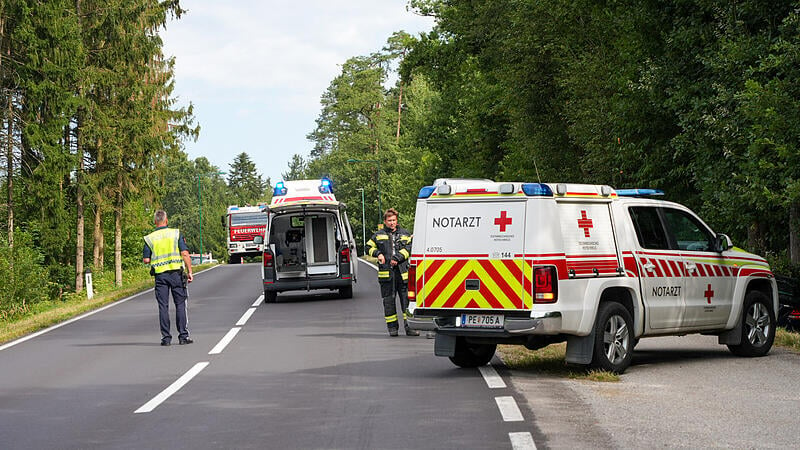 Tragischer Verkehrsunfall auf der B 123: 80-Jähriger verstirbt