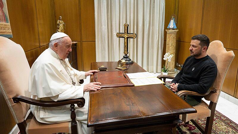 Selenskyj with the Pope in Rome