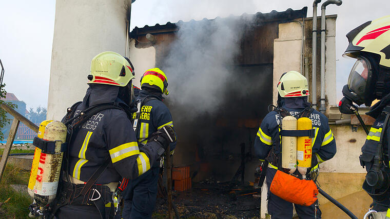 Brand einer Gartenhütte in Schwertberg