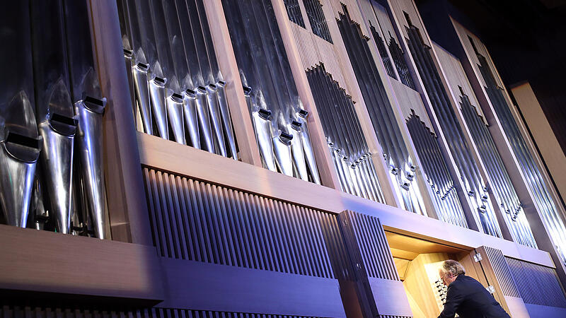 Karajans Irrtum bescherte dem Brucknerhaus eine neue Orgel