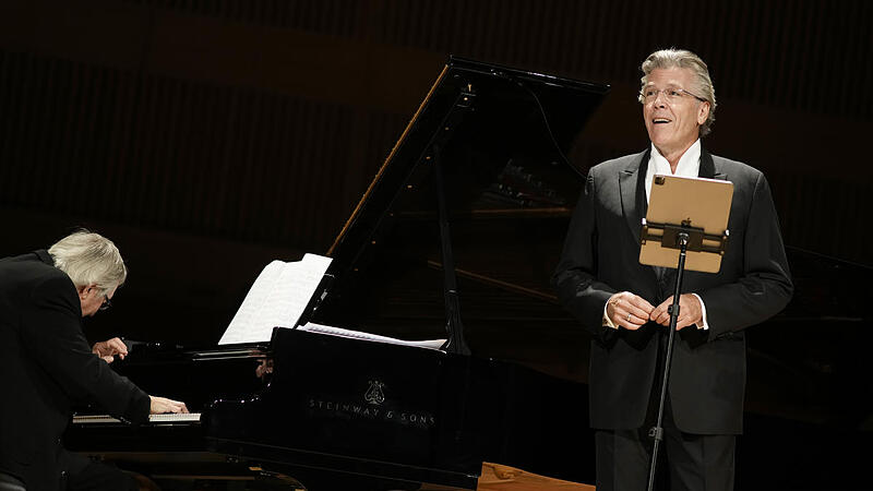 Pianist Wolfram Rieger und Thomas Hampson funktionieren wie ein klingendes Kraftwerk.