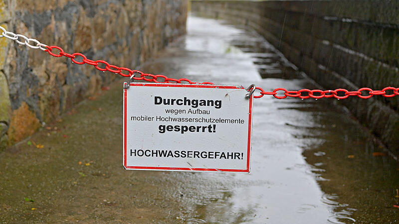 Aufbau Hochwasserschutz Schärding Innlände