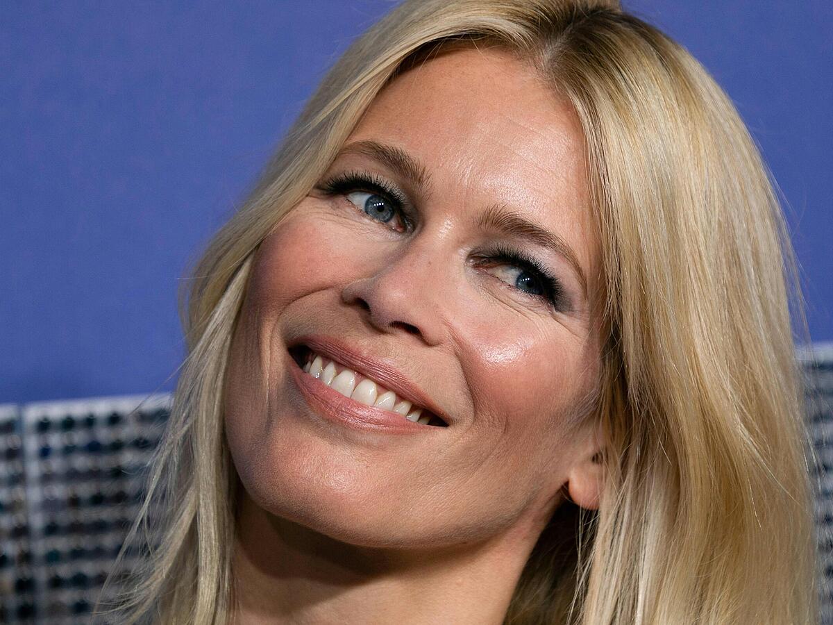 Vom Supermodel zur Influencerin - Claudia Schiffer wird 50 | Nachrichten.at