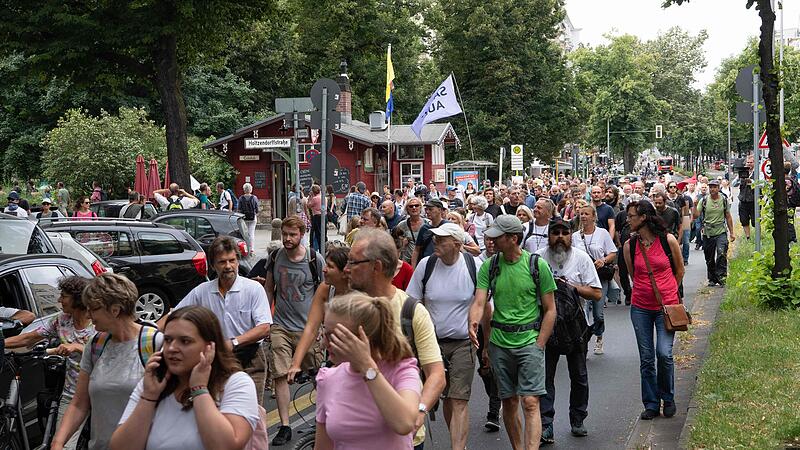 GERMANY-HEALTH-VIRUS-POLITICS-QUERDENKER-DEMO