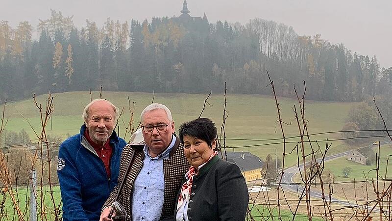 Hobbywinzer brachten mit Weinanbau auch das Martiniloben ins Land