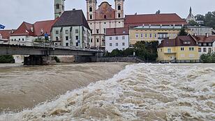 Hochwasser-Infoabend im Wehrgraben "Wieso wird Kraftwerk nicht geöffnet?"