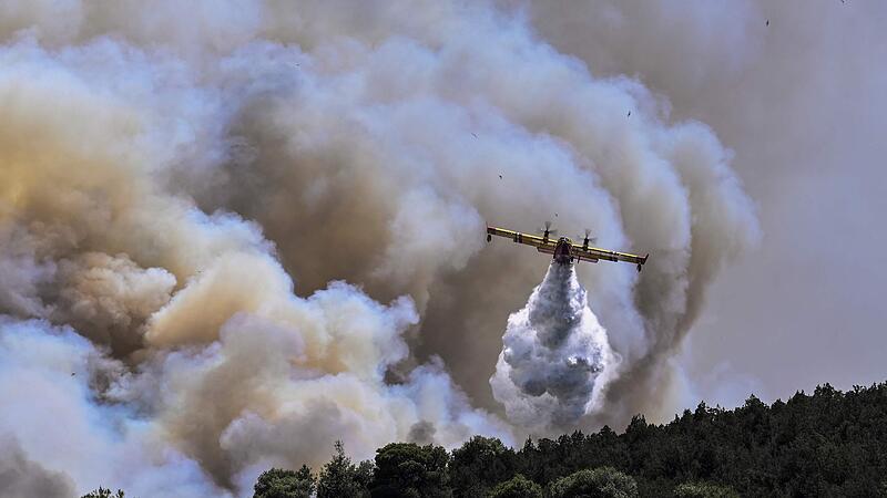 TOPSHOT-GREECE-WEATHER-ENVIRONMENT-CLIMATE-WILDFIRE