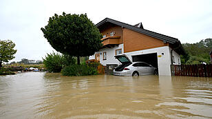 UNWETTER:  SITUATION IN NIEDERSTERREICH / KAPELLN