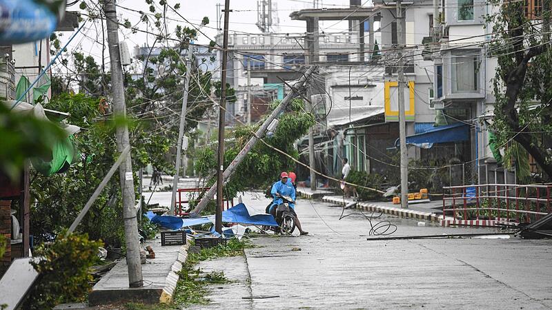 MYANMAR-BANGLADESH-WEATHER-CYCLONE