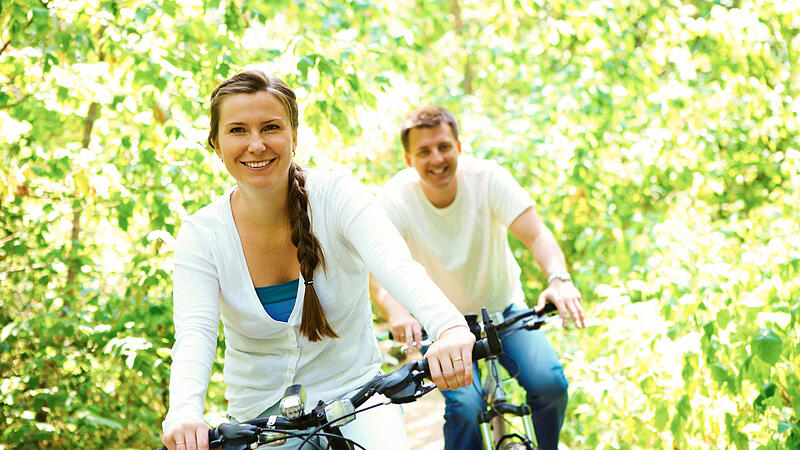 Wer im Alltag viel radelt, bleibt länger fit und gesund