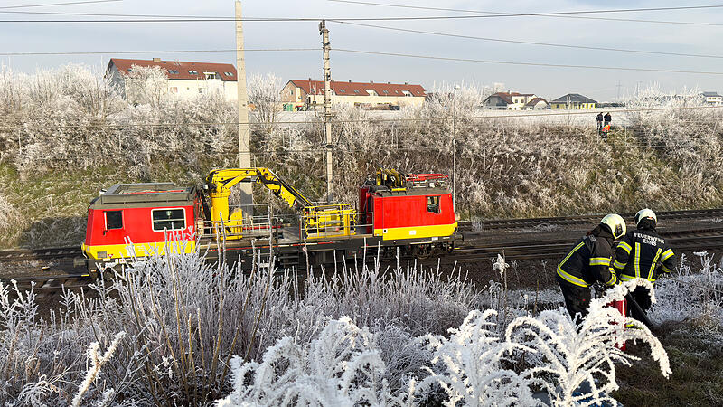 Brand auf Arbeitszug im Bereich des Bahnhofs Enns