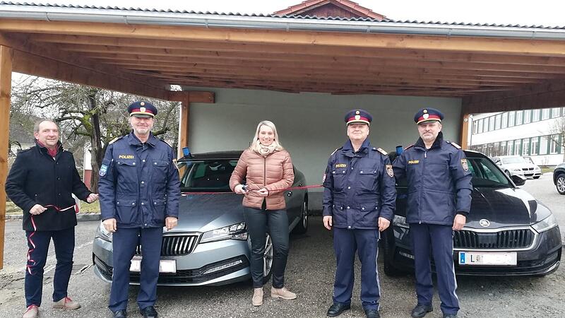 Wetterfester Stellplatz für Grenzpolizei-Fahrzeuge