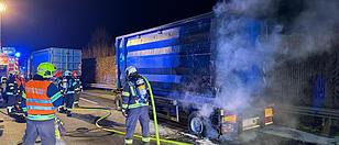 Brand eines LKW-Anhängers auf der A1 rasch unter Kontrolle gebracht