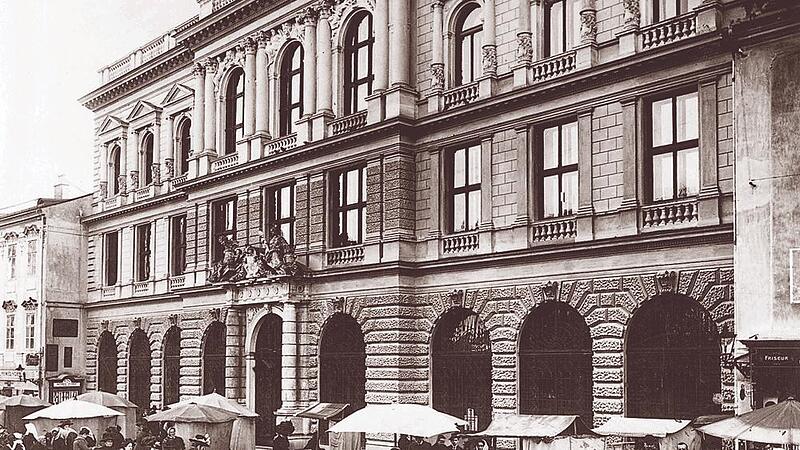 Sparkassengebäude auf der Promenade in Linz  im 19. Jahrhundert