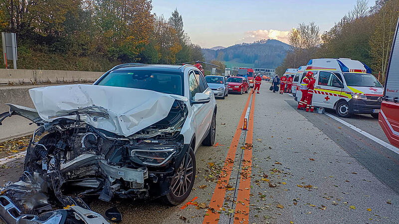 Schwerer Unfall auf der A9 bei Micheldorf