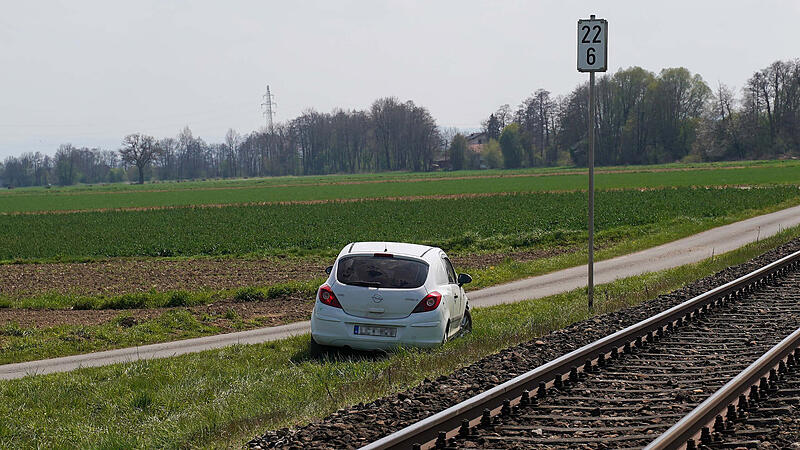 Alkolenker schlief auf Bahngleisen ein