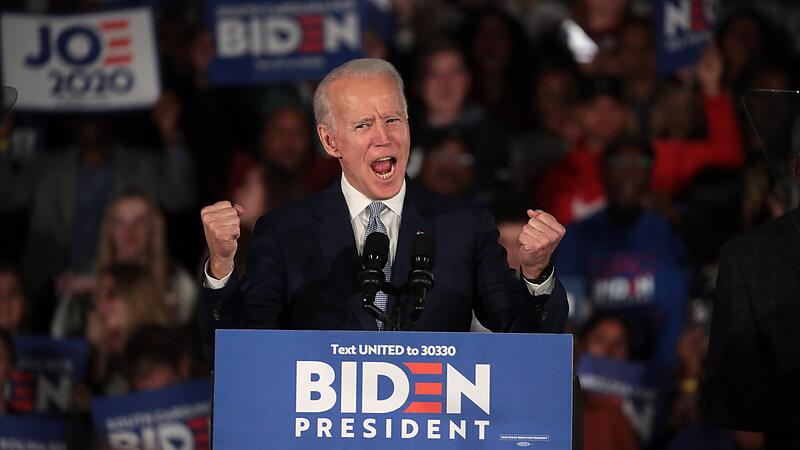 US-DEMOCRATIC-PRESIDENTIAL-CANDIDATE-JOE-BIDEN-HOLDS-SOUTH-CAROL