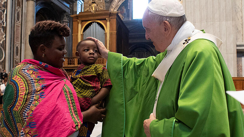 Papstmesse für Geflüchtete