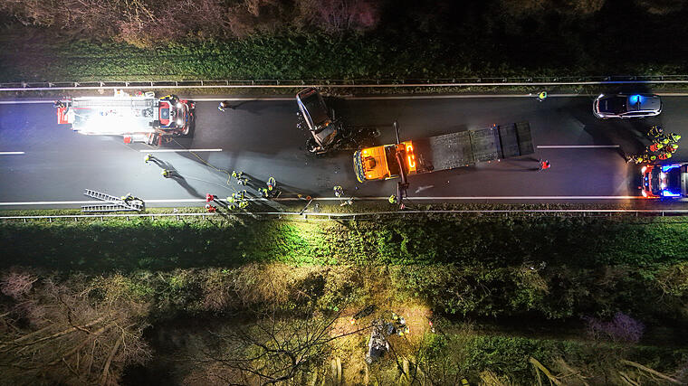 Frontalcrash: Mehrere Schwerverletzte bei Verkehrsunfall in Luftenberg