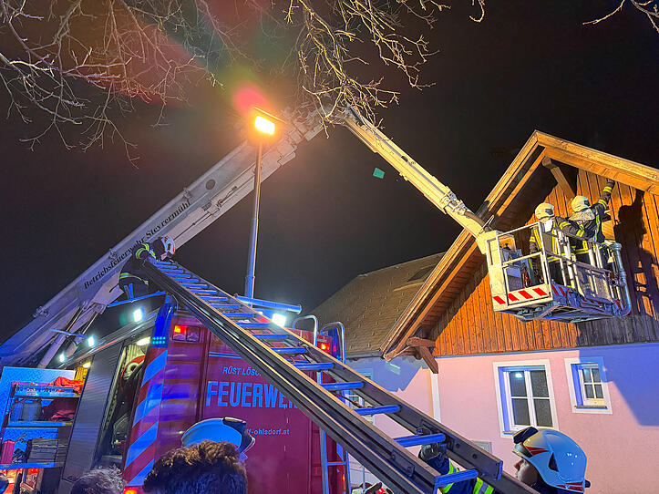 Zimmerbrand in Ohlsdorf - Nachbar verhinderte Schlimmeres