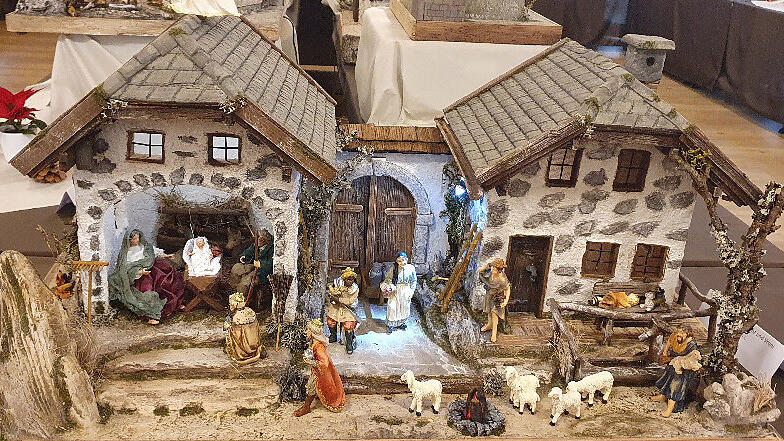 Nikolaus-Sonderpostamt und Krippenausstellung