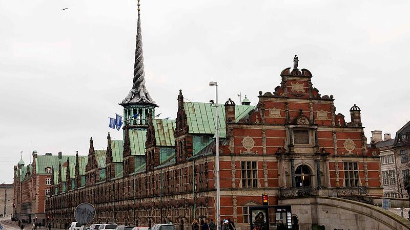 Kopenhagens Wahrzeichen von Flammen zerstört