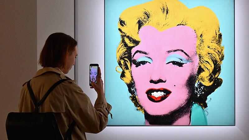 US-ARTS-WARHOL-CHRISTIE'S