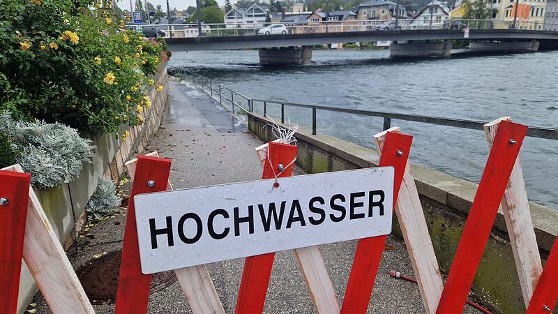 Dauerregen: Traunsee über die Ufer getreten