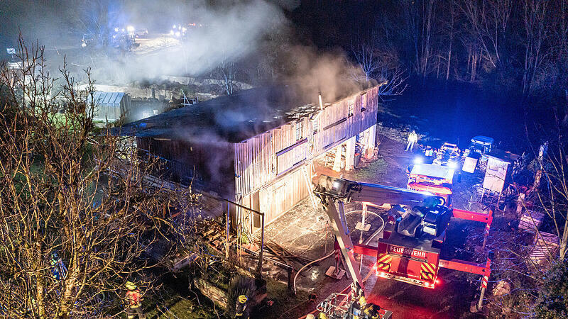 Bauernhof in Ampflwang in Flammen