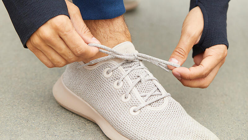 Aus Lenzing Fasern können auch Stoffschuhe produziert werden.