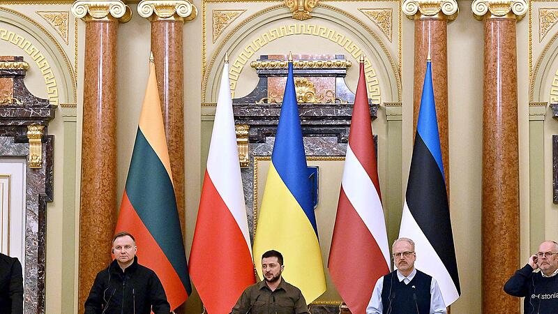 UKRAINE-RUSSIA-CONFLICT-POLITICS-DIPLOMACY-POLAND-LATVIA-LITHUAN