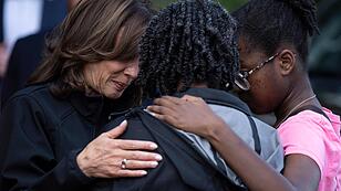 Kamala Harris im Katastrophengebiet