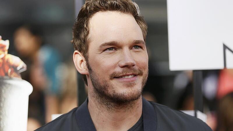 Chris Pratt arrives at the 2014 MTV Movie Awards in Los Angeles