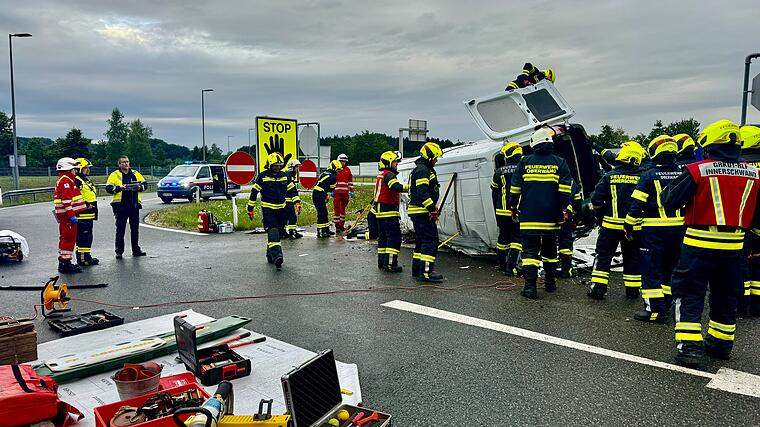 Tödlicher Verkehrsunfall auf Rastplatz Straß