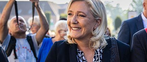 Marine Le Pen ist nach  wie vor die tonangebende Politikerin im RN.