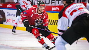 Lukas Haudum im ÖEHV-Teamdress - führt sein Weg über die Eishockey-WM in Prag nach München?