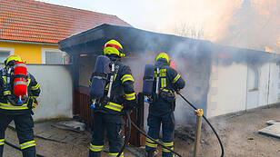 Brand einer Gartenhütte in Schwertberg