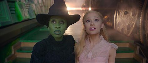 Cynthia Erivo (li.), Ariana Grande in „Wicked“: Beide sind „Golden Globe“-nominiert, der Film in Summe viermal.