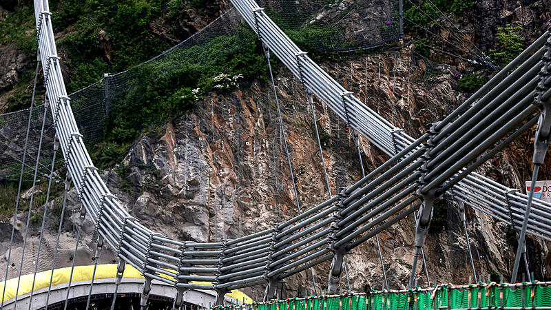  Eine ehrliche Brücke, "wie bei Indiana Jones"