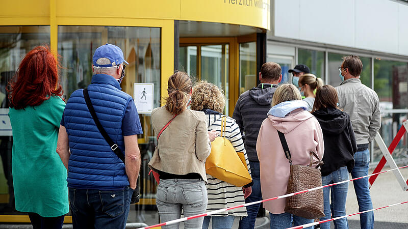 Wo am Samstag die Menschen Schlange standen