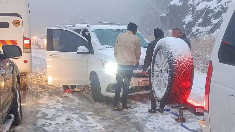 Extreme Mengen: Schneechaos in Südafrika