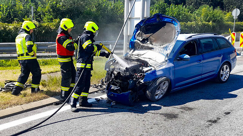 Pkw kam auf der A9 von der Fahrbahn ab