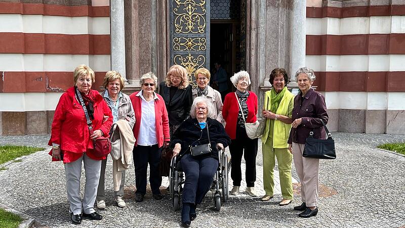 Seit 75 Jahren beste Freundinnen: Die "Golden Girls" der Handelsschule Wels
