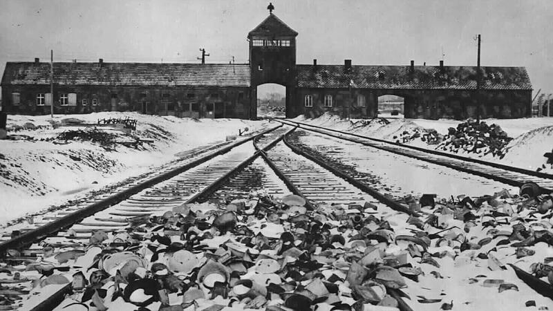 Auschwitz. Was geht mich das an, Herr John?