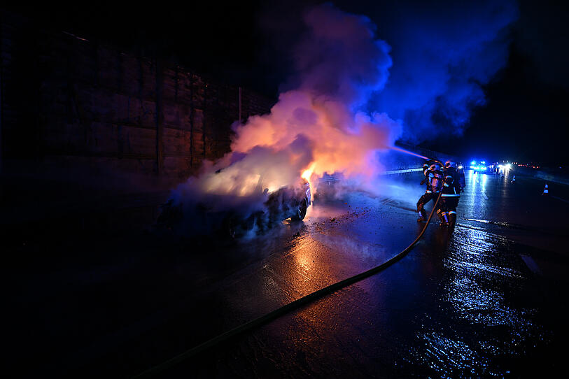 PKW-Brand auf der A1 Westautobahn führt zu Verzögerungen