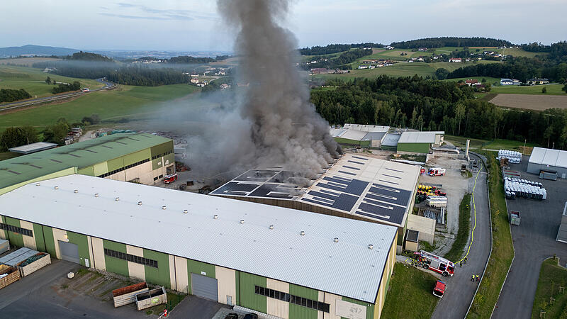 Brand auf Industriegelände in Gerling