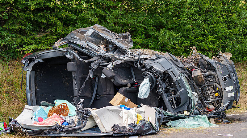 Kinder im Auto: Mutter starb bei Unfall auf B126