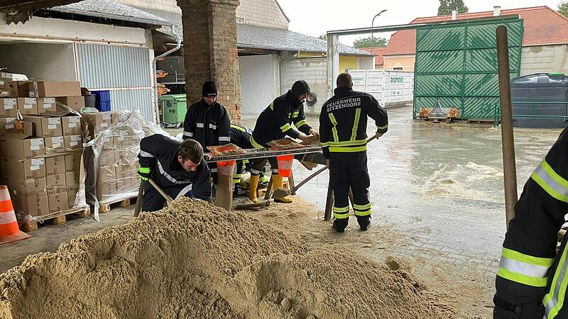 ++ HANDOUT ++ UNWETTER: SITUATION IN NIEDERSTERREICH / BEZIRK HOLLABRUNN